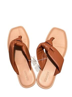 NWT Old Navy Women's Tan Knotted Toe-Post Sandals
